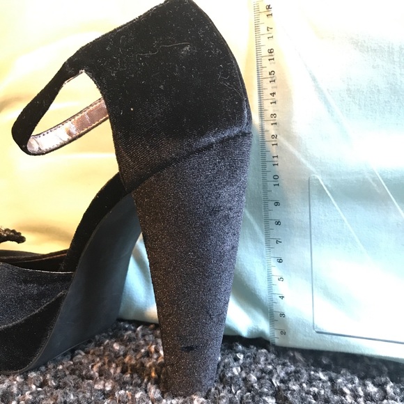 Velvet NYE Holiday Pumps High Heels Black - Picture 8 of 8